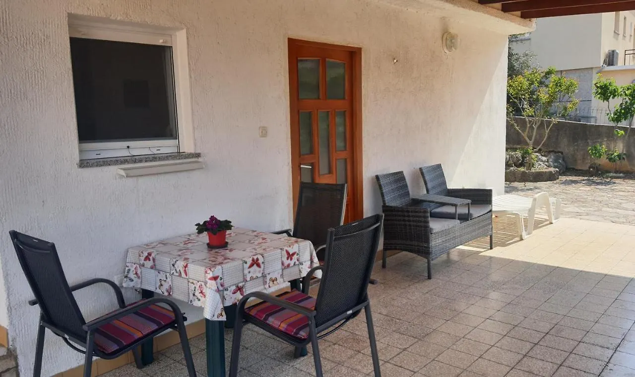 Apartments Vesna Avsec - Krk Town 0*,