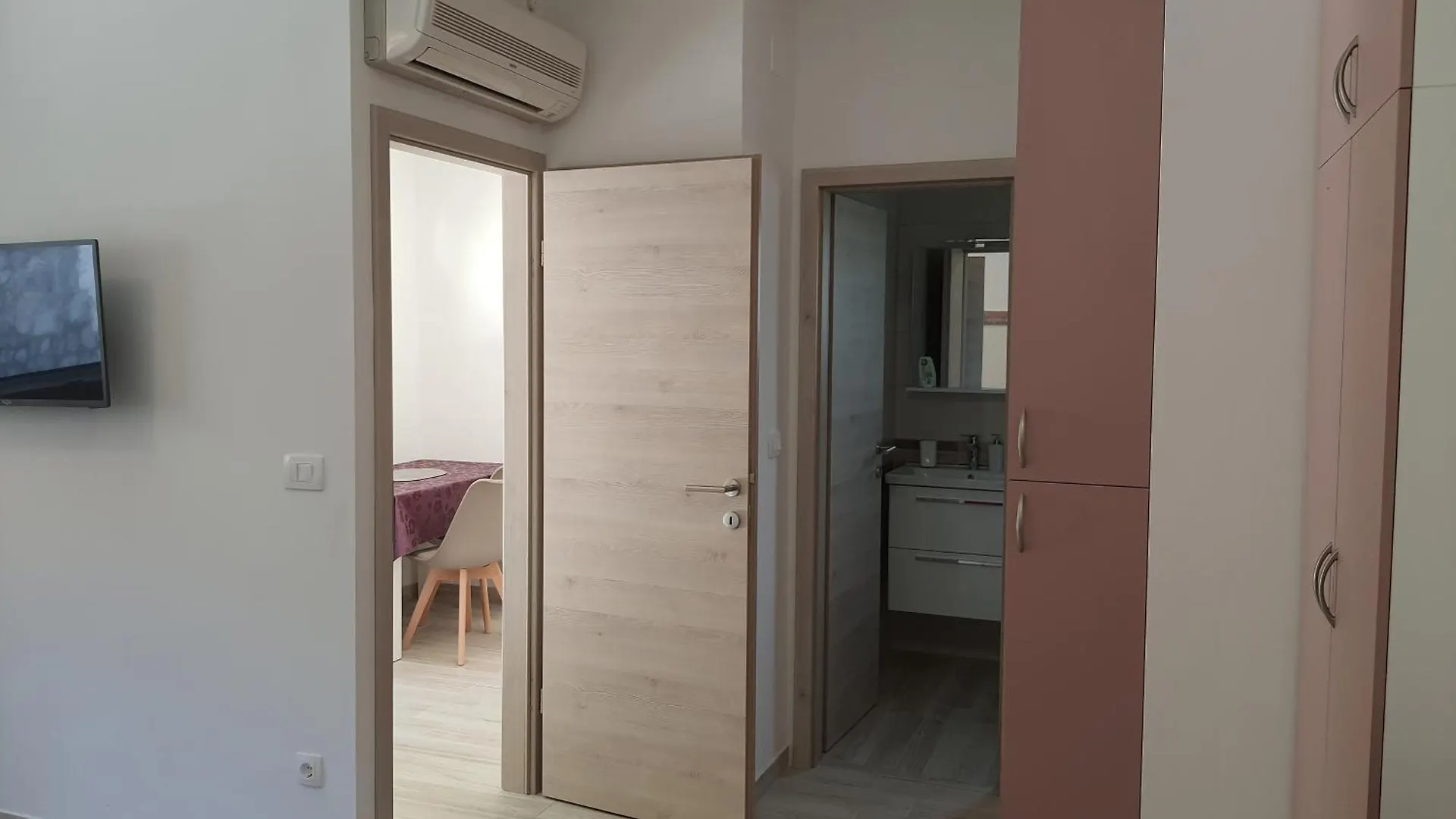 Apartments Vesna Avsec - Krk Town 0*,  Kroatien