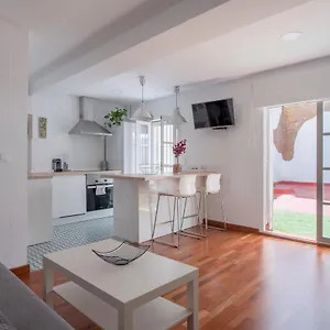 https://calle-san-jacinto-57-apartamento.es-andalucia.com